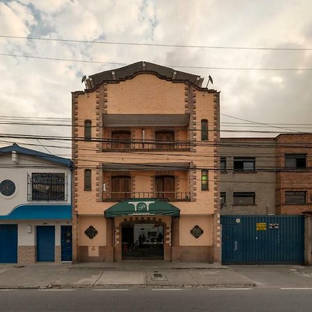 Ayenda 1223 Porton De La 10 Hotel Medellin Bagian luar foto