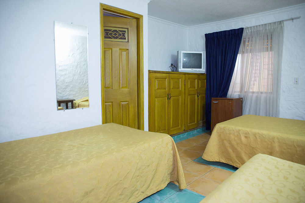 Ayenda 1223 Porton De La 10 Hotel Medellin Bagian luar foto