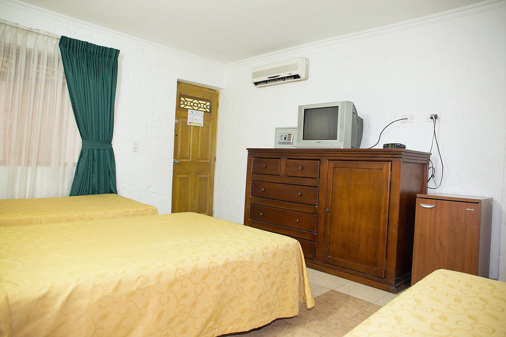 Ayenda 1223 Porton De La 10 Hotel Medellin Bagian luar foto