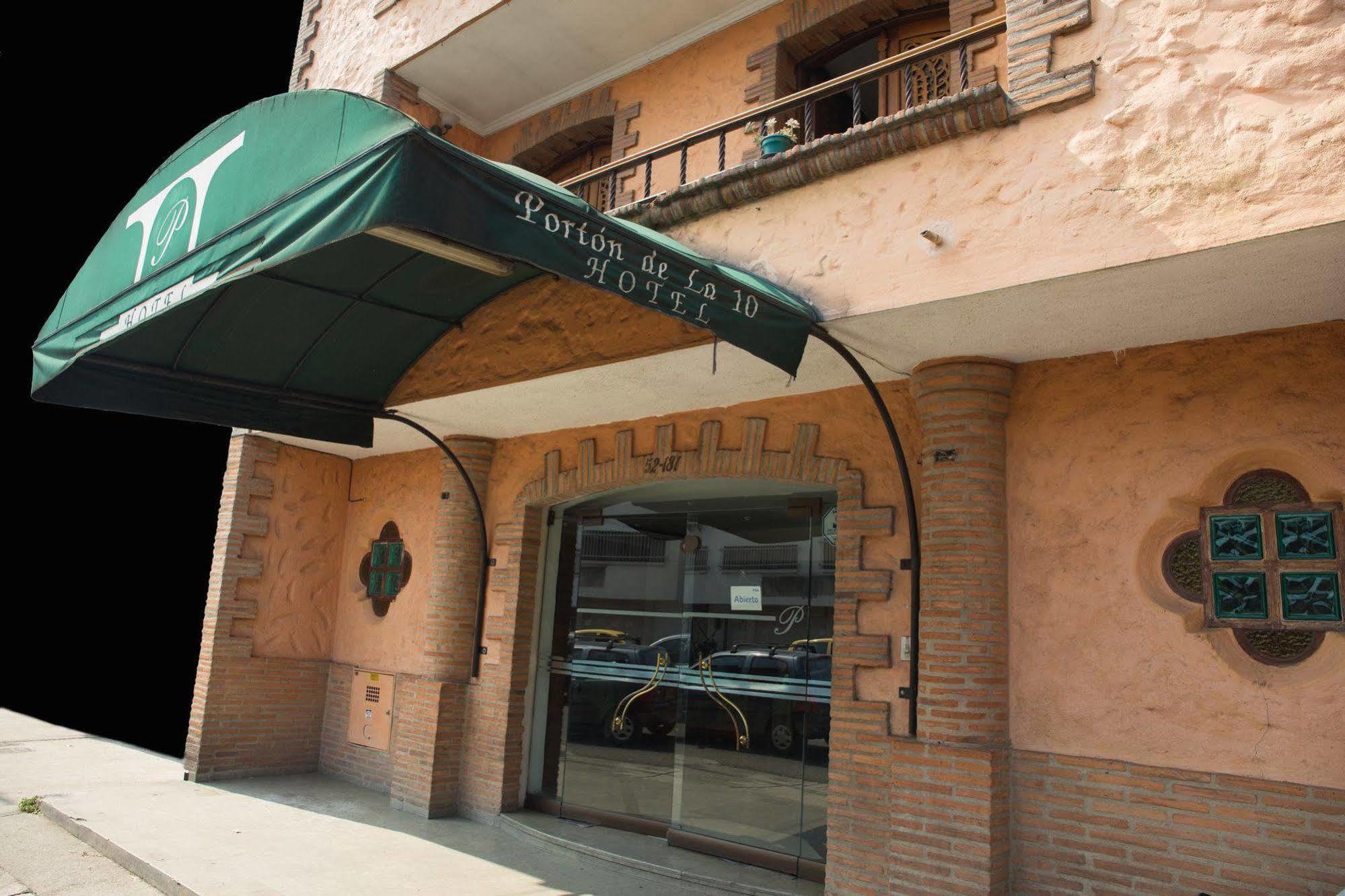 Ayenda 1223 Porton De La 10 Hotel Medellin Bagian luar foto
